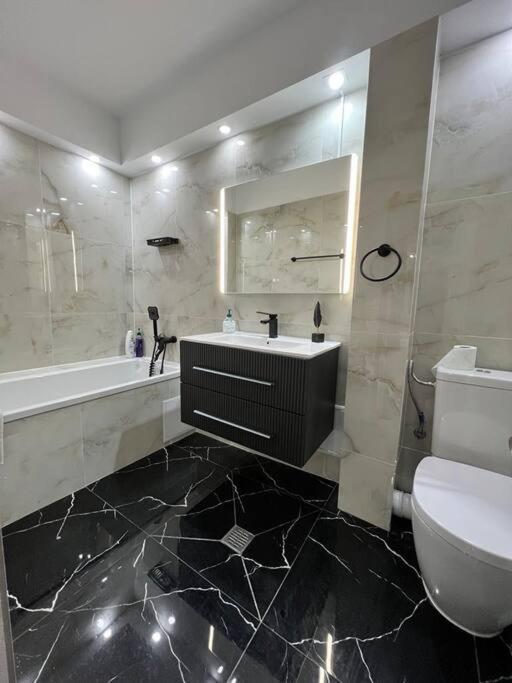 Apartament & Spacious 3br 3ba Family